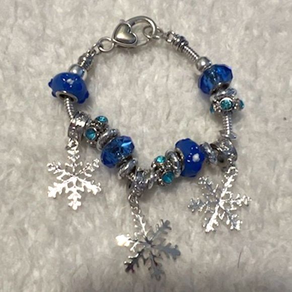 Silver Tone Blue Faceted Beads Snowflakes Charm Bracelet - Picture 3 of 5